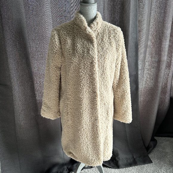 Sherpa Style Cream Colored Faux Fur Coat - Picture 2 of 13